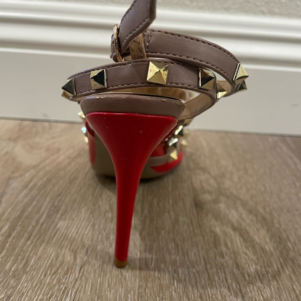 Valentino Garavani Red Patent and Nude Rockstud T-Strap Pumps - Picture 11 of 16